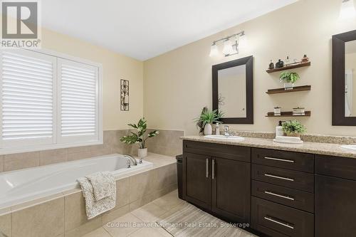 356 Falling Green Crescent, Kitchener, ON - Indoor Photo Showing Bathroom