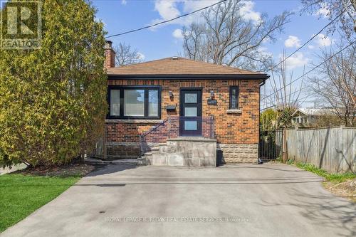 2113 New Street, Burlington, ON - Outdoor
