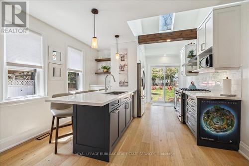2113 New Street, Burlington, ON - Indoor Photo Showing Kitchen With Upgraded Kitchen