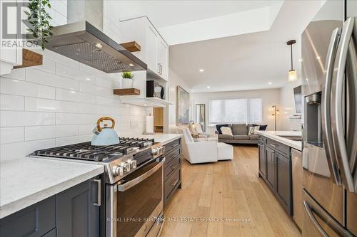 2113 New Street, Burlington, ON - Indoor Photo Showing Kitchen With Upgraded Kitchen