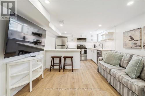 2113 New Street, Burlington, ON - Indoor Photo Showing Kitchen