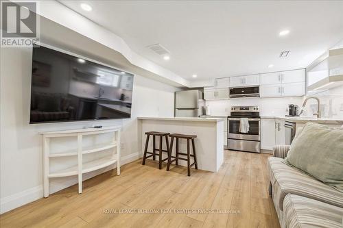 2113 New Street, Burlington, ON - Indoor Photo Showing Kitchen