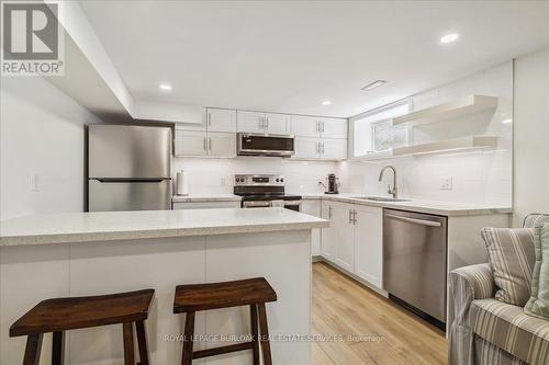 2113 New Street, Burlington, ON - Indoor Photo Showing Kitchen With Upgraded Kitchen