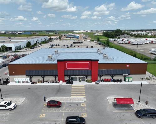 41 Pth 52 Highway W, Steinbach, MB 