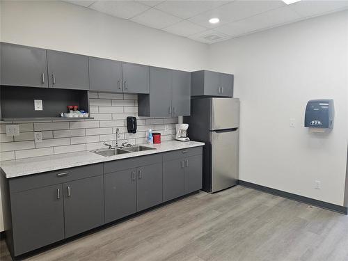 41 Pth 52 Highway W, Steinbach, MB 