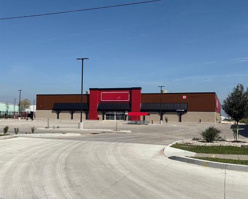 41 Pth 52 Highway W, Steinbach, MB 