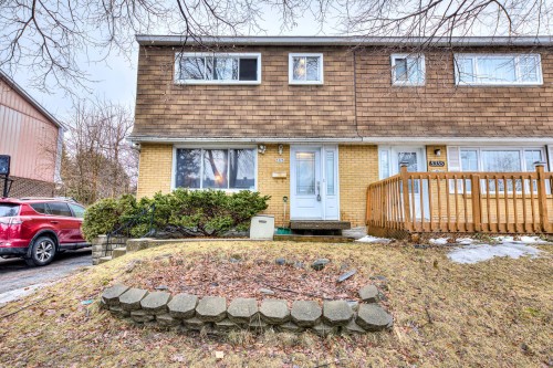 5325 Rue Bernier  Longueuil (Saint-Hubert), QC J3Y 2R6