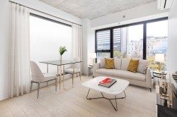 407-1 Av. Viger O.  Montréal (Ville-Marie), QC H2Z 1E6