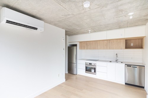 Living Room - 407-1 Av. Viger O., Montréal (Ville-Marie), QC - Indoor Photo Showing Kitchen