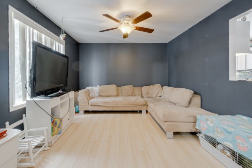 Salon - 367 Boul. Du Centenaire, Saint-Basile, QC - Indoor Photo Showing Bedroom