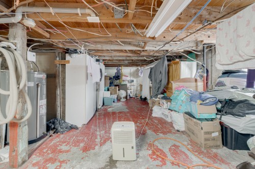 Cave/Chambre froide - 367 Boul. Du Centenaire, Saint-Basile, QC - Indoor Photo Showing Basement