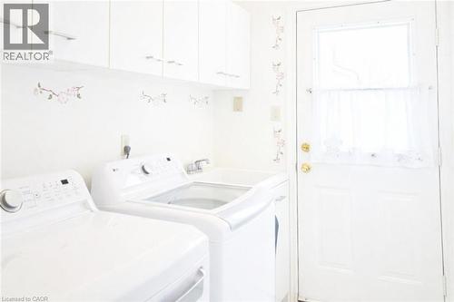 3952 Rolling Valley Drive, Mississauga, ON - Indoor Photo Showing Laundry Room