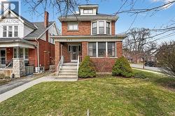 227 CUMBERLAND Avenue  Hamilton, ON L8M 1Z8