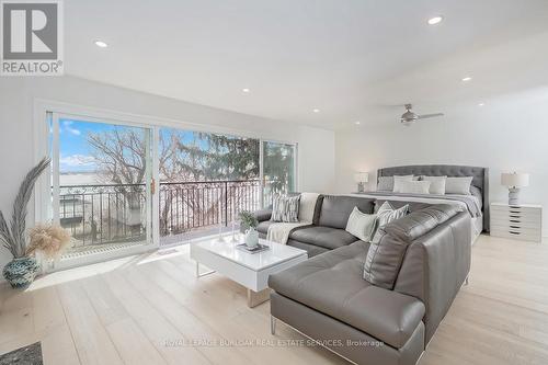624 North Shore Boulevard E, Burlington, ON - Indoor Photo Showing Living Room