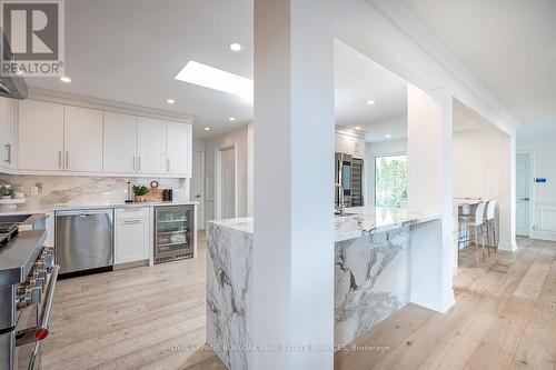624 North Shore Boulevard E, Burlington, ON - Indoor Photo Showing Kitchen With Stainless Steel Kitchen With Upgraded Kitchen