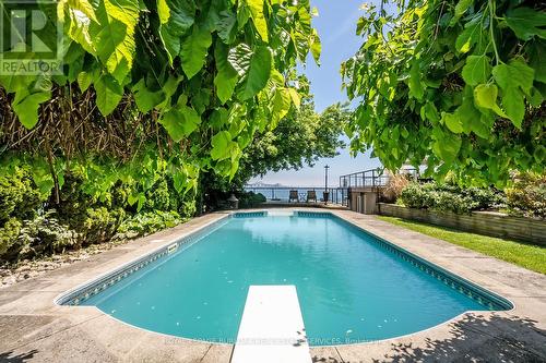624 North Shore Boulevard E, Burlington, ON - Outdoor With In Ground Pool