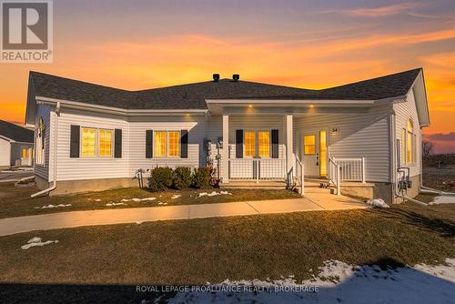 34 LOWRY PLACE  Loyalist (Amherstview), ON K7N 1R5