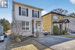 35 ROXALINE STREET Toronto, ON M9P 2Z1