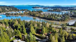 11007 Cedar Lane North Saanich, BC V8L 5R1