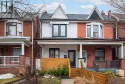 106 UXBRIDGE AVENUE Toronto, ON M6N 2Y4