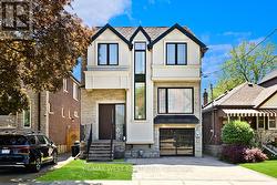 175 FLOYD AVENUE  Toronto, ON M4J 2H9