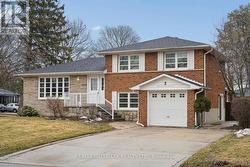 2 VALLEYCREST AVENUE Markham, ON L3P 1H7