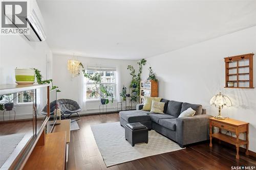211 130 Phelps Way, Saskatoon, SK - Indoor Photo Showing Living Room
