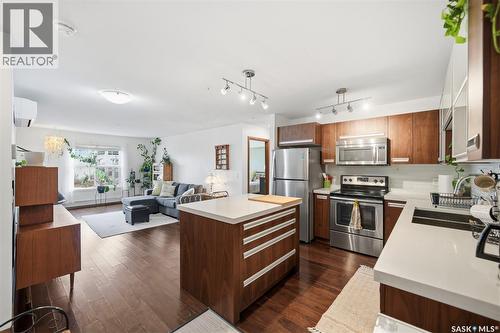 211 130 Phelps Way, Saskatoon, SK - Indoor Photo Showing Kitchen With Stainless Steel Kitchen