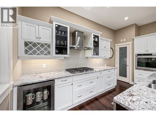 1768 Split Rail Place, Kelowna, BC - Indoor Photo Showing Kitchen With Upgraded Kitchen