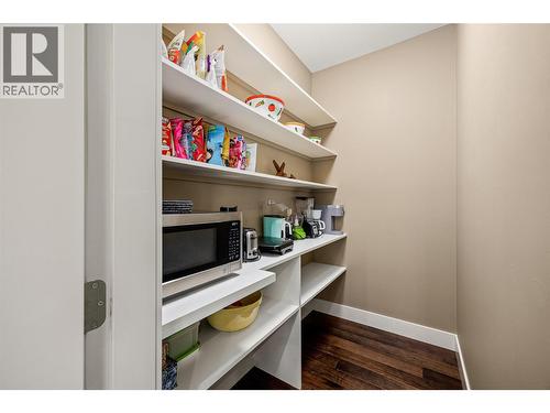 1768 Split Rail Place, Kelowna, BC - Indoor