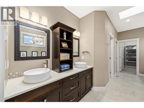 1768 Split Rail Place, Kelowna, BC - Indoor Photo Showing Bathroom