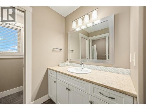 1768 Split Rail Place, Kelowna, BC - Indoor Photo Showing Bathroom