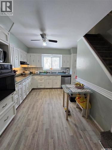 298 7Th Avenue, Broadview, SK - Indoor Photo Showing Kitchen With Double Sink