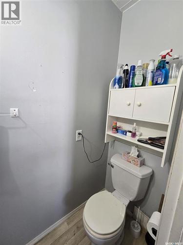 298 7Th Avenue, Broadview, SK - Indoor Photo Showing Bathroom