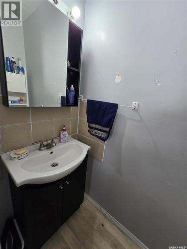 298 7Th Avenue, Broadview, SK - Indoor Photo Showing Bathroom
