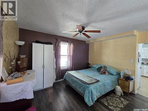 298 7Th Avenue, Broadview, SK - Indoor Photo Showing Bedroom