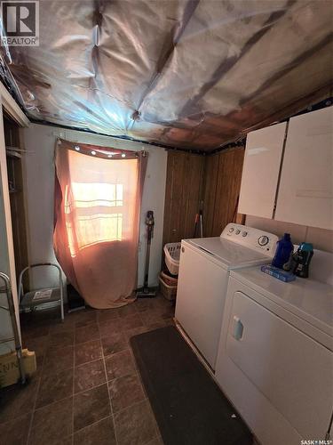298 7Th Avenue, Broadview, SK - Indoor Photo Showing Laundry Room