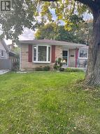 129 MCCRANEY STREET W Oakville, ON L6H 1H5
