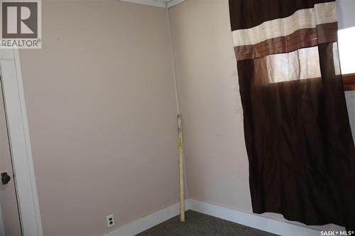 11 4Th Street, Willow Bunch, SK - Indoor Photo Showing Other Room