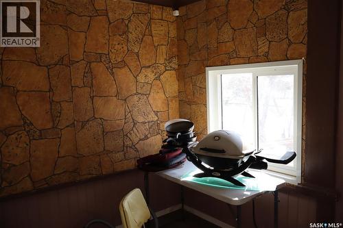 11 4Th Street, Willow Bunch, SK - Indoor
