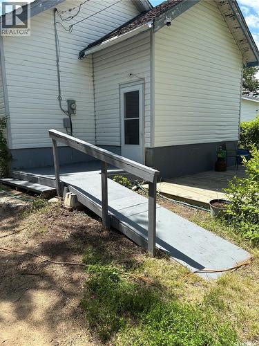 11 4Th Street, Willow Bunch, SK 