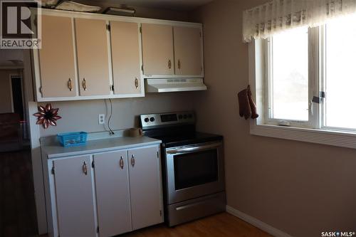 11 4Th Street, Willow Bunch, SK - Indoor Photo Showing Kitchen