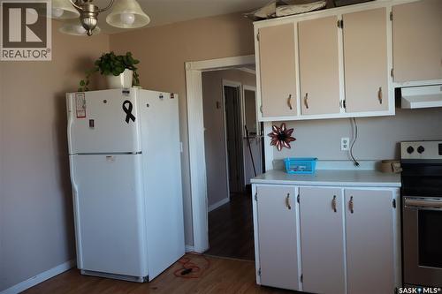 11 4Th Street, Willow Bunch, SK - Indoor Photo Showing Kitchen