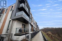 714 - 5 STECKLEY HOUSE LANE Richmond Hill, ON L4S 1M4