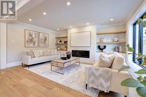 981 Valdese Drive, Mississauga, ON - Indoor Photo Showing Living Room With Fireplace
