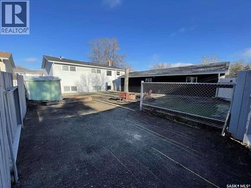 7227 6Th Avenue, Regina, SK - Outdoor
