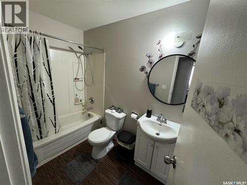 4158 Castle Road, Regina, SK - Indoor Photo Showing Bathroom