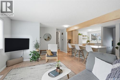 2 Ling Street, Saskatoon, SK - Indoor Photo Showing Living Room