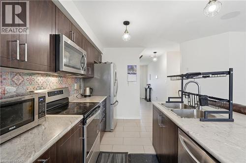 45 Kelso Drive, Caledonia, ON - Indoor Photo Showing Kitchen With Double Sink With Upgraded Kitchen