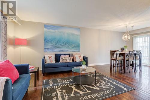 1311 Aldridge Crescent, Burlington, ON - Indoor Photo Showing Living Room